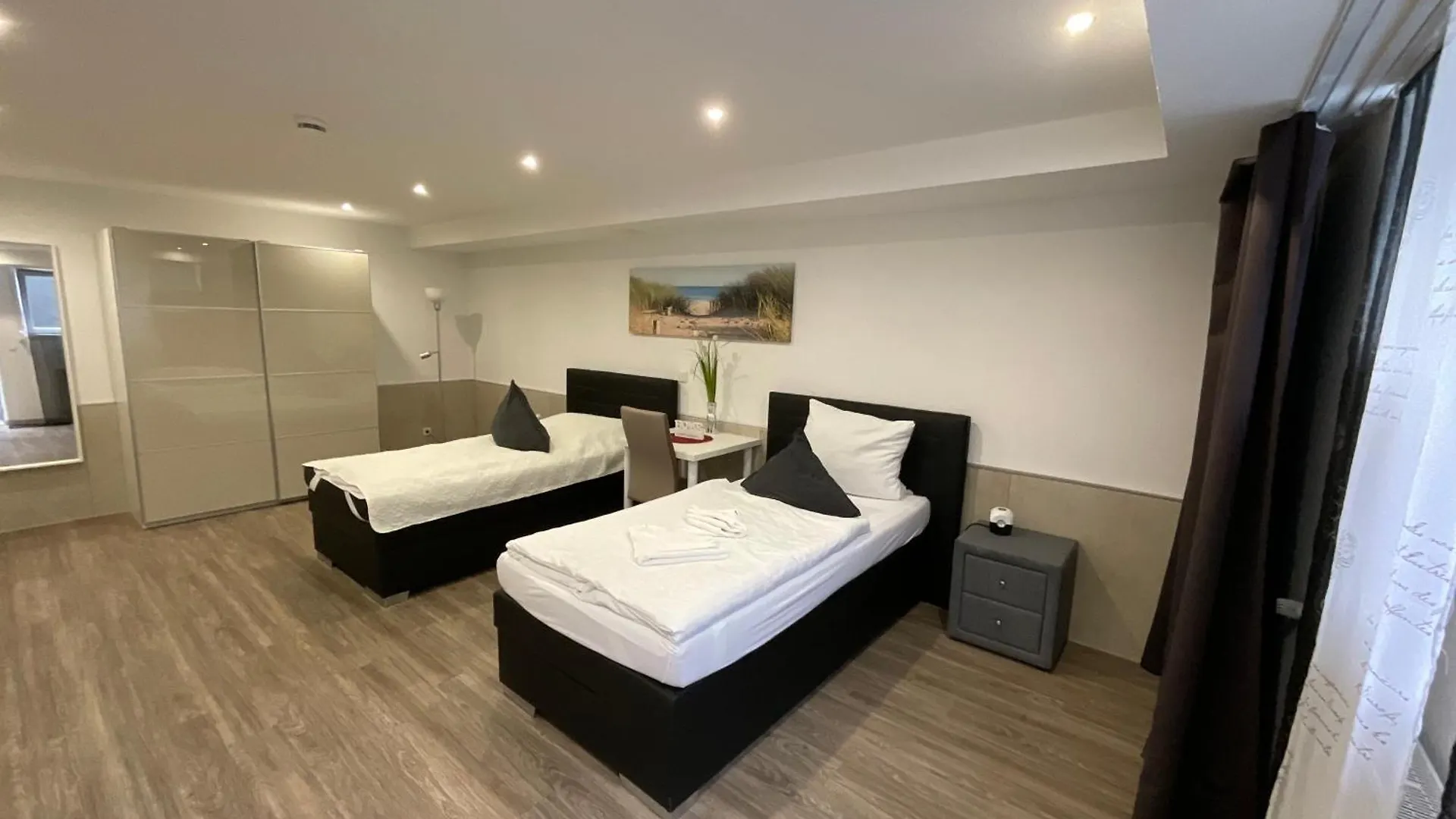 Gaestehaus Wuerzburg 24H Estenfeld