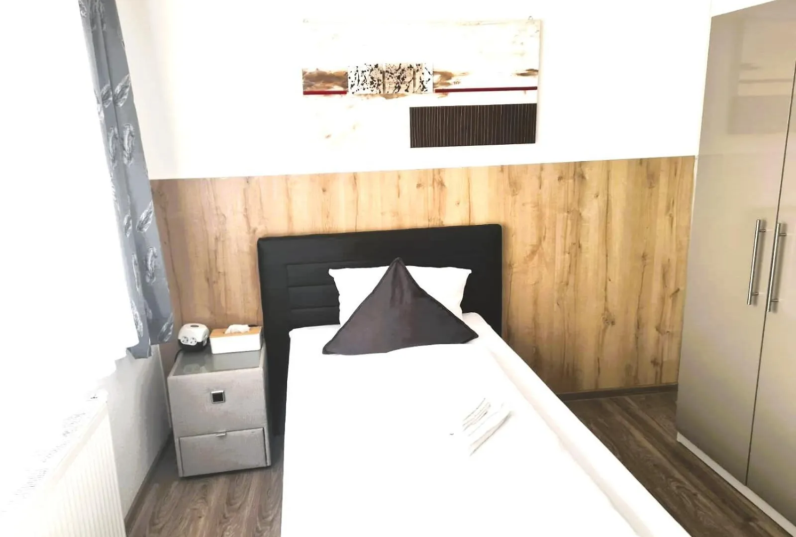 Guest house Gaestehaus Wuerzburg 24H Estenfeld Germany
