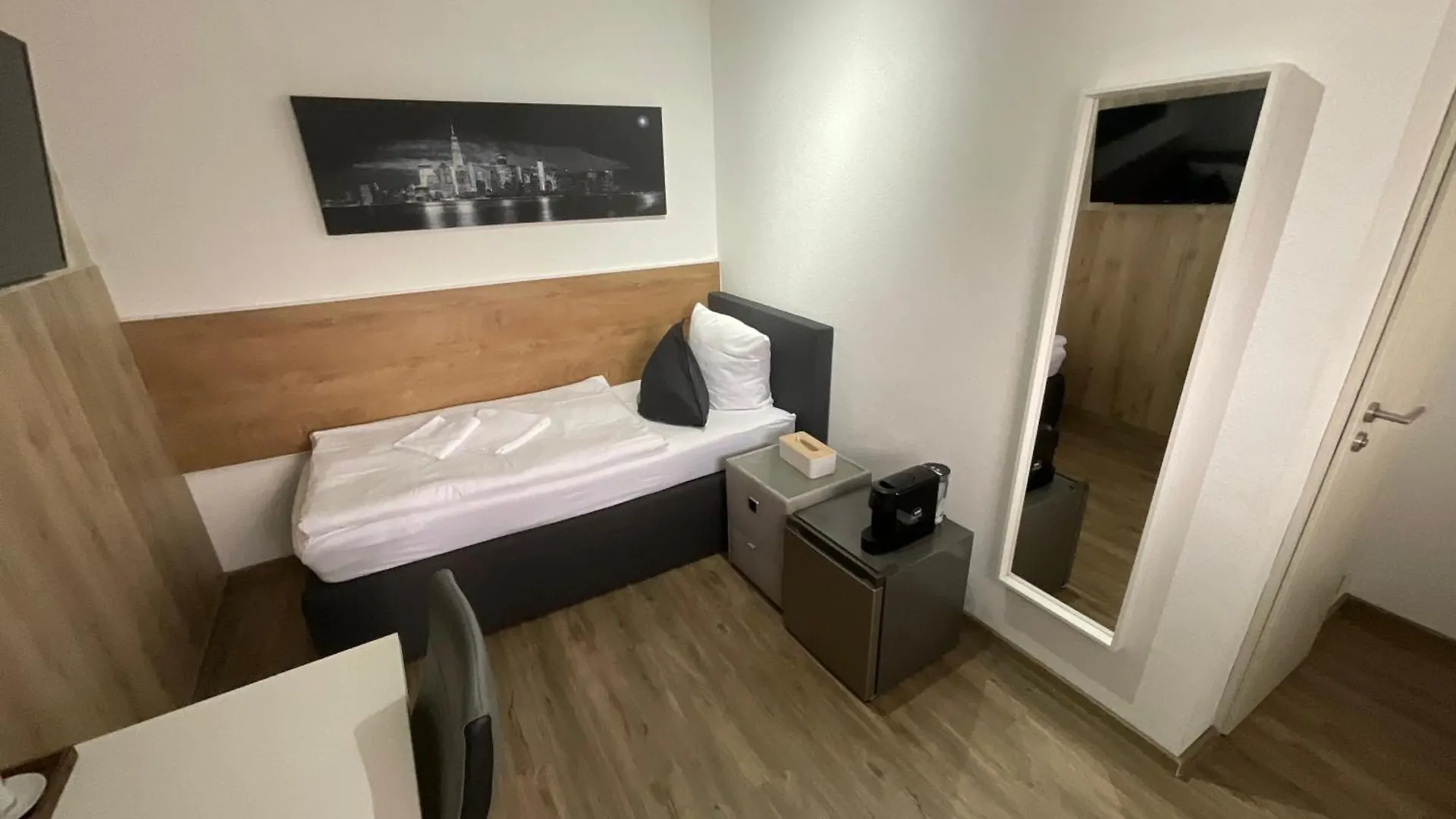 Gaestehaus Wuerzburg 24H Estenfeld Guest house