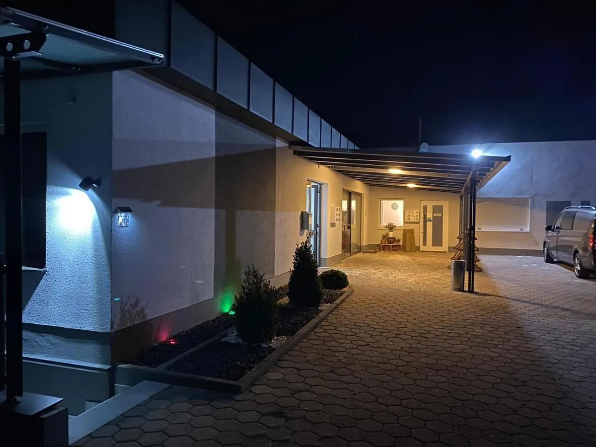 Gaestehaus Wuerzburg 24H Estenfeld Guest house